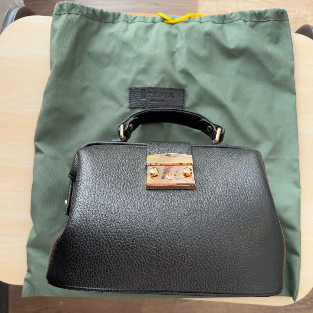 Beautiful Soft Leather Doctor's Style Bag